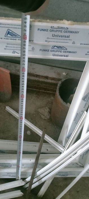 Пластиковая дверь и окно