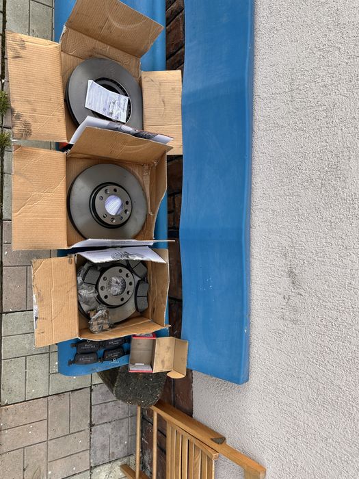 Set complet discuri+placute Brembo