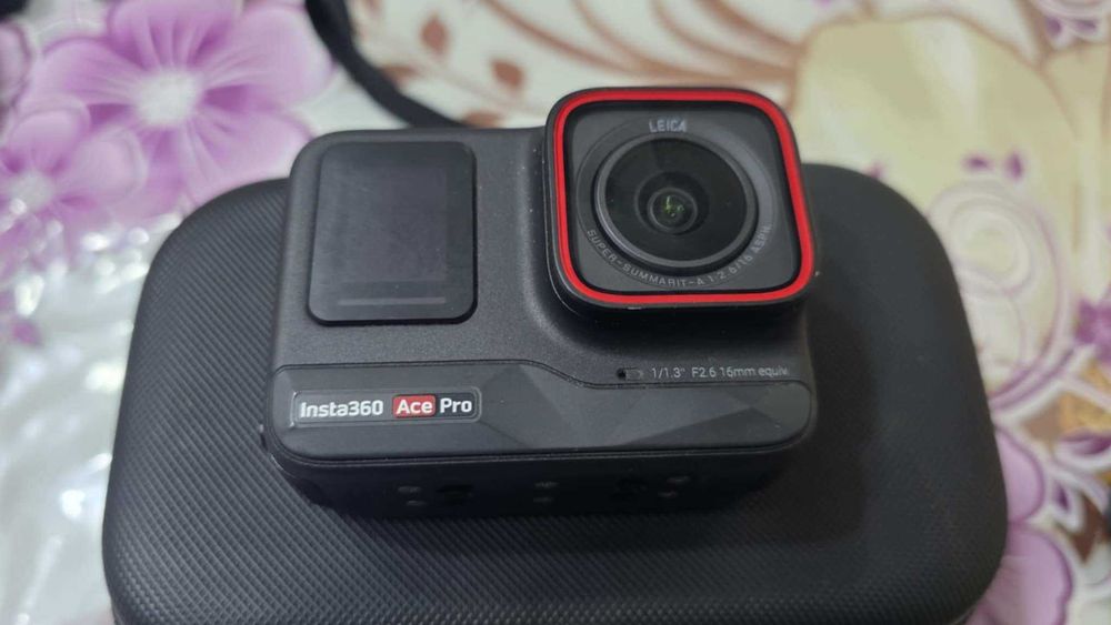 Cameră de acțiune Insta360 Ace Pro