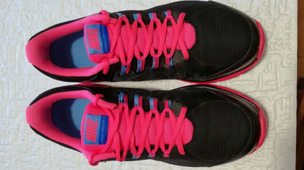 Adidasi,noi,originali Nike nr.41 US 9,5 ; UK 7 ; EUR 41 ; CM 26,5