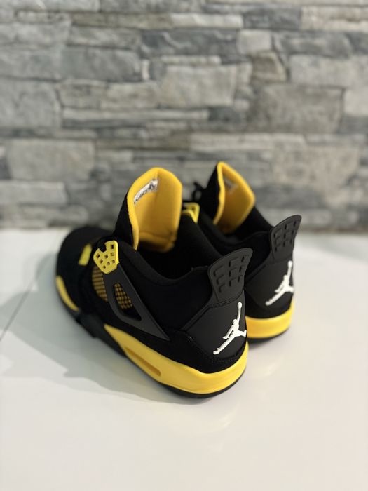 Jordan 4 Thunder