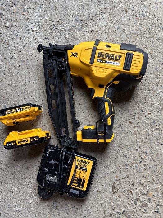 Pistol cuie Dewalt 2026