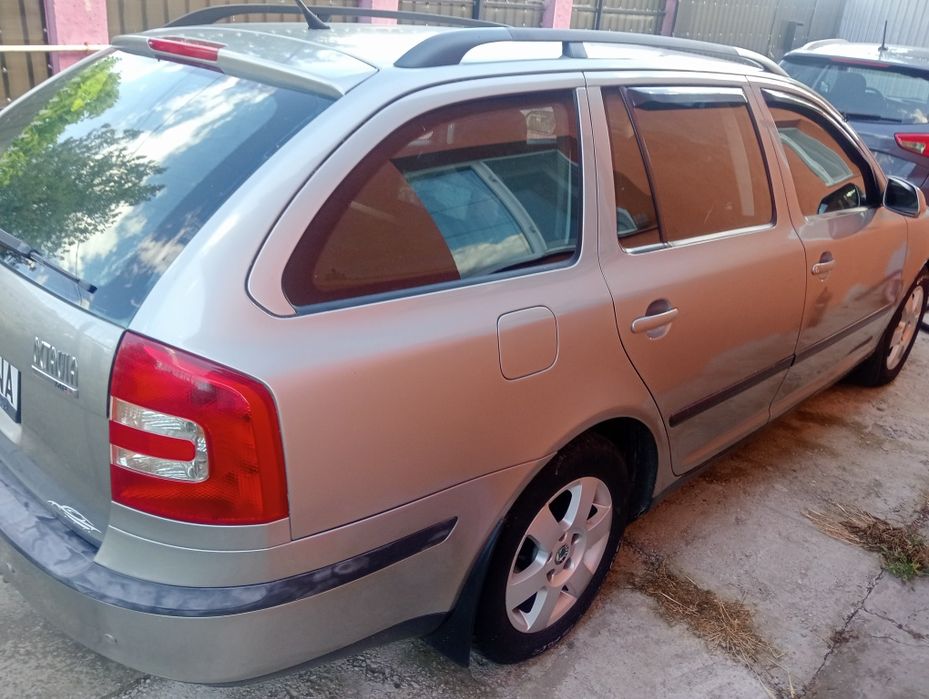Vând Skoda Octavia 2