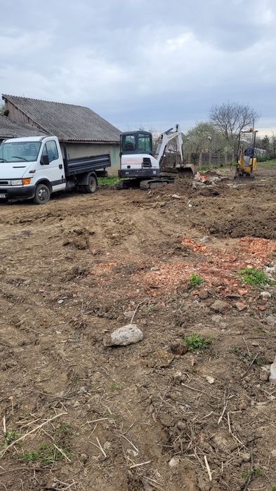 Excavări săpături demolari miniexcavator  picon escavator fosa septica