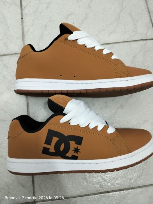 DC Shoes mărimea 42