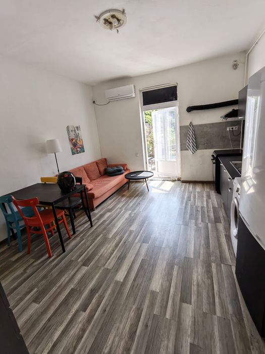 De închiriat apartament cu TERASĂ și LOC DE PARCARE PROPRIU în curte – Zona Odobescu