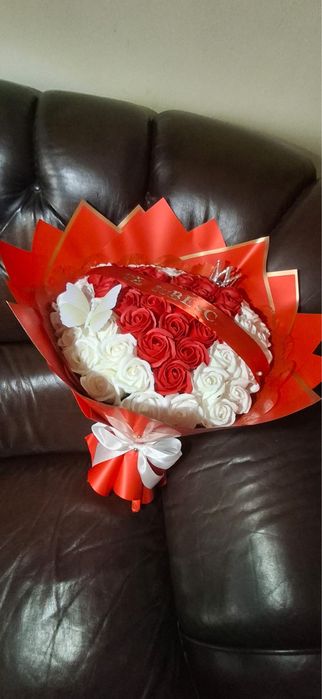 Buchet inima cu trandafiri din sapun