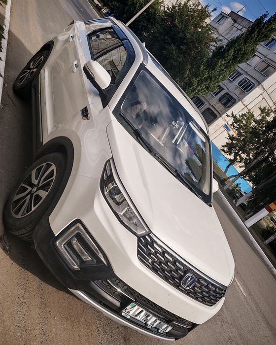 Продам машину Changan cs55
