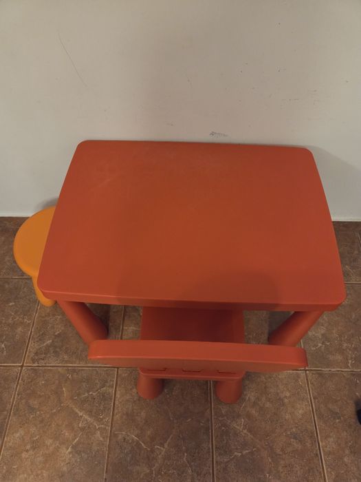 Masa de plastic pentru copii MAMMUT IKEA  + 2 scaune