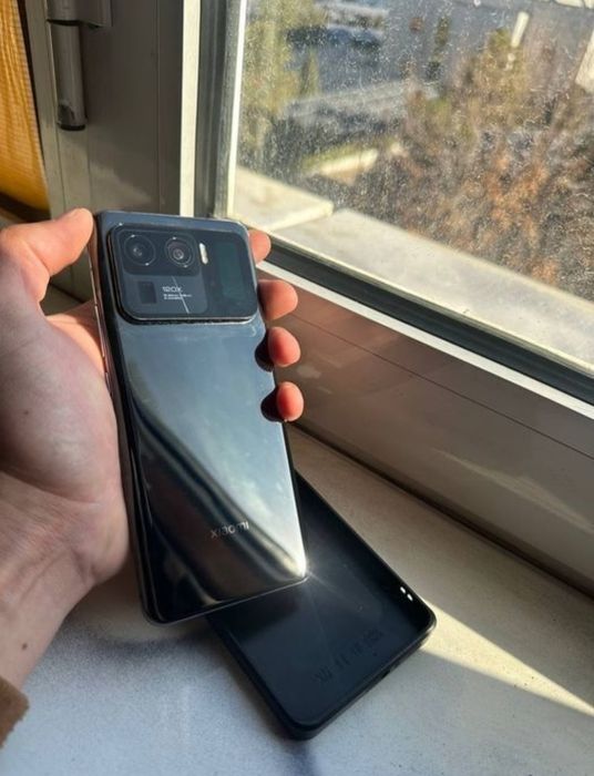 Xiaomi 11 ultra
Xotirasi 256 GB
Ram 12+7 GB
Kamera 4k 60 8k 30
120x yq
