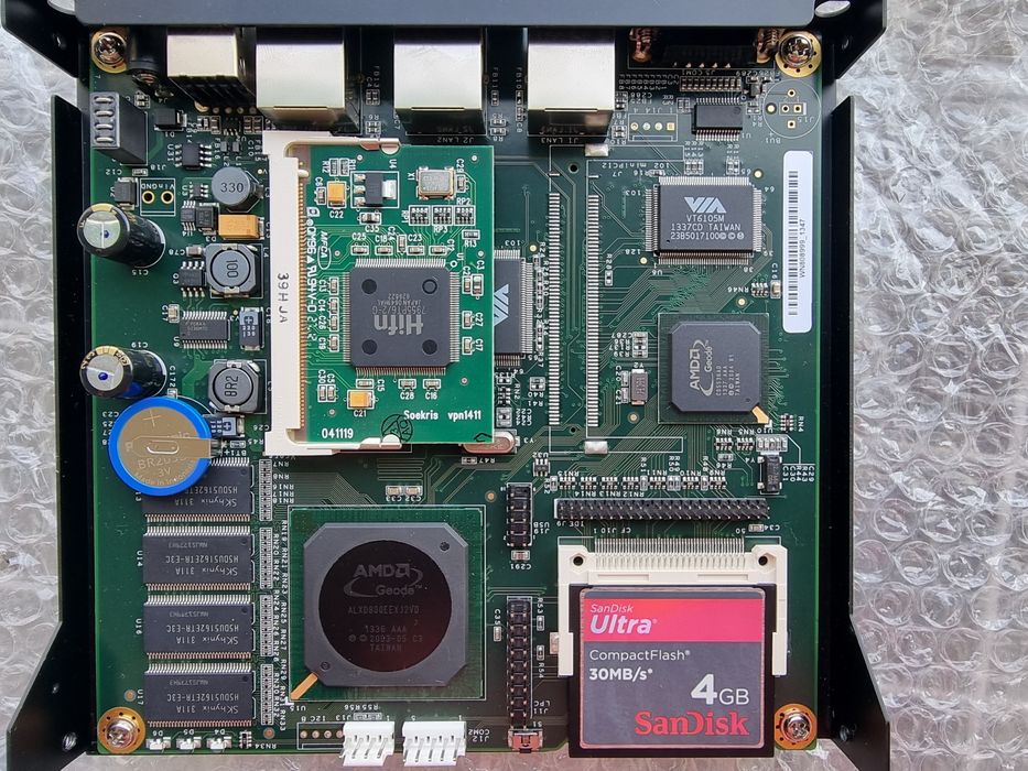 Firewal, Wireless с ускорител.
със Ускорител.
със Ускорител.