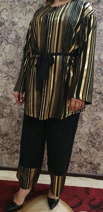 Продается новый костюм брючный двойка!