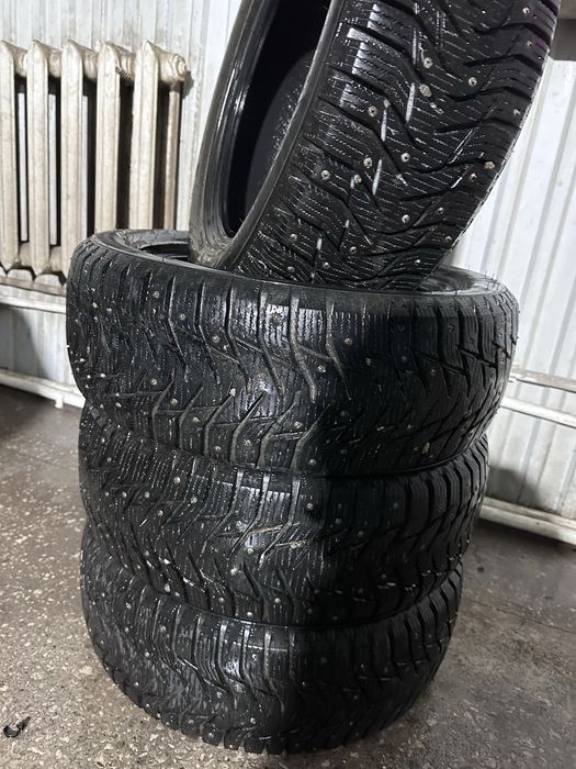 Шипы 205/55/r16 почти новый