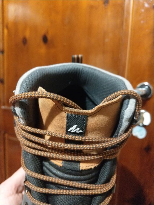 Резервирани.Quechua Waterproof 43нм. 27,6см.