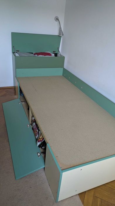 Vand pat 90x200 m cu spatii de depozitare si saltea