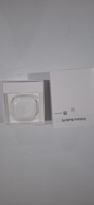 Samsung galaxy buds FE Белый