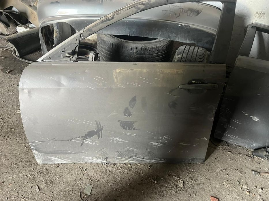 Продам двери и капот 40ка