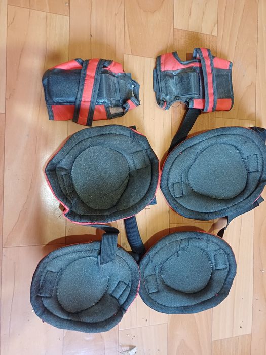 Роликовые коньки