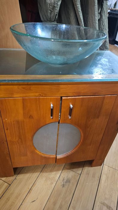 Раковина с тумбой