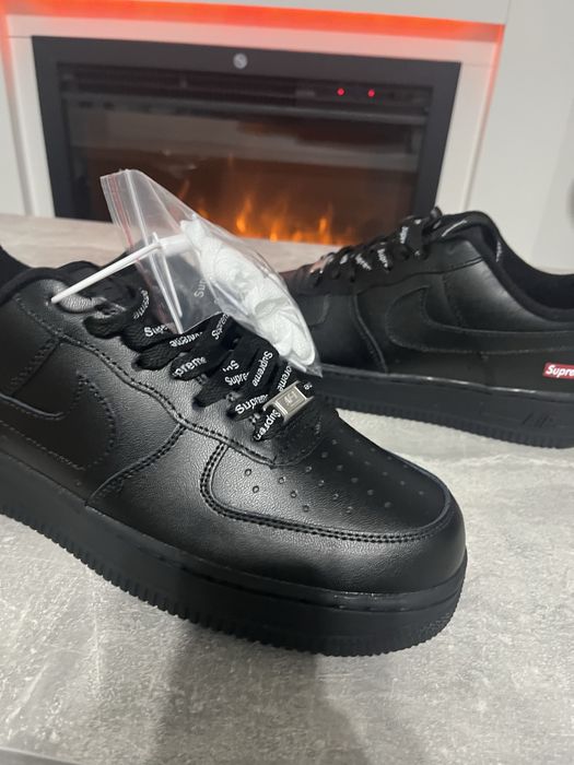 Nike Air Force x Supreme