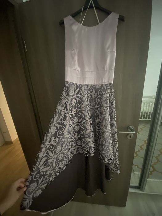 Rochie cocktail lila cu trena