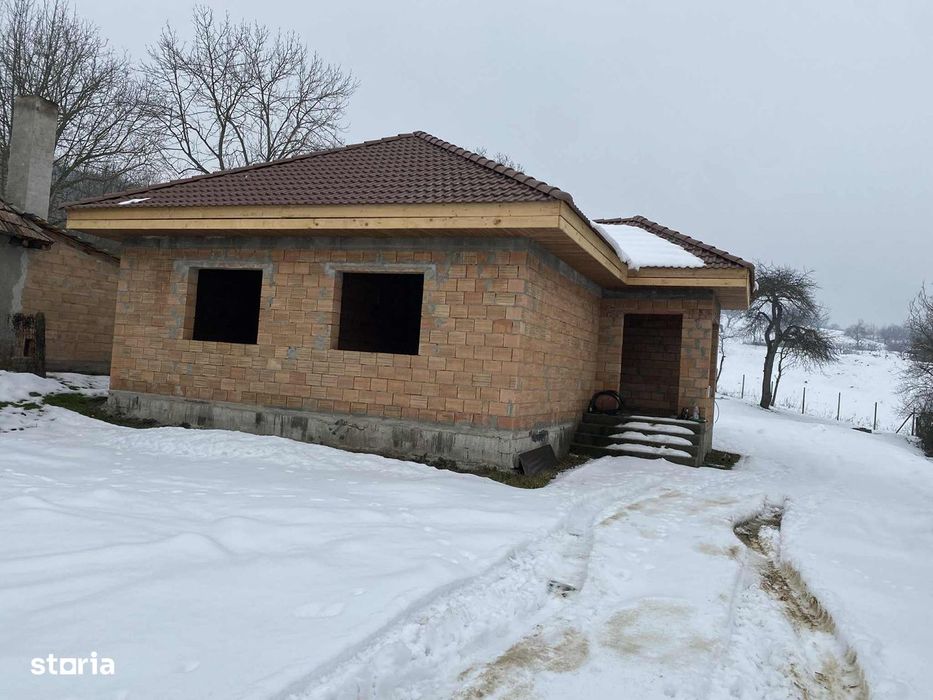 Casanoua pe un nivel de vanzare sat Gruisor com Acatari, Mures
