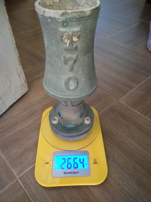 Стар бронзов пожарникарски струйник