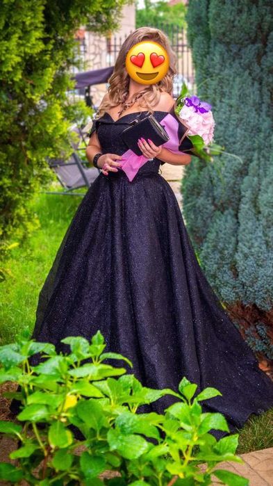 Абитуриентска рокля