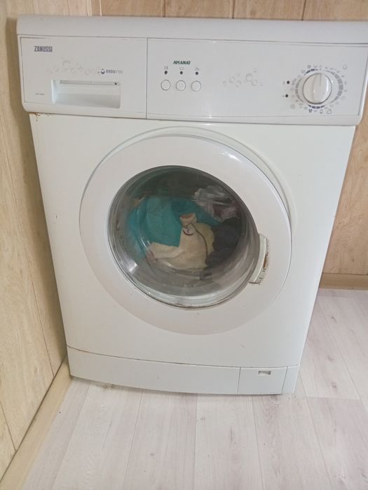 Стиральная машинка zanussi