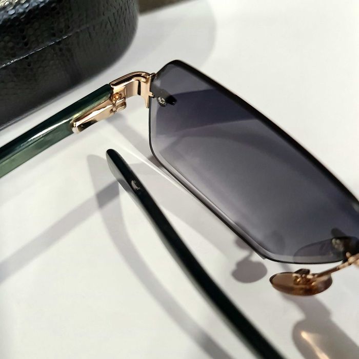 Солнцезащитные очки DB.