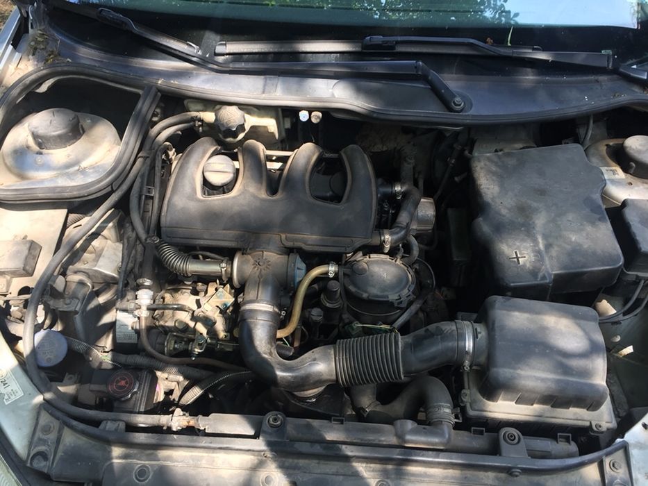 Пежо 206 на части счупен двигател