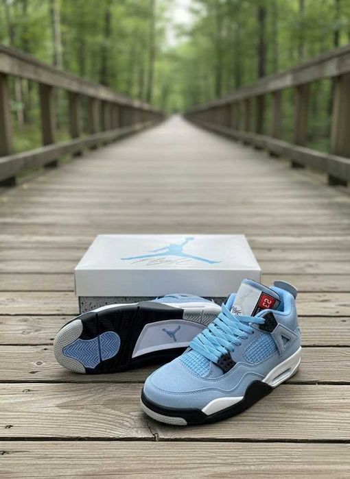 Jordan 4 Retro UNIVERSITY Blue