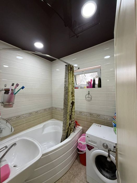 Чирчикда жойлашган 3хона тройскида йули юзида жойлашган