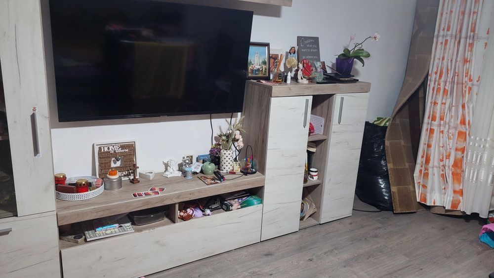 Vand mobila de living luata acum un an