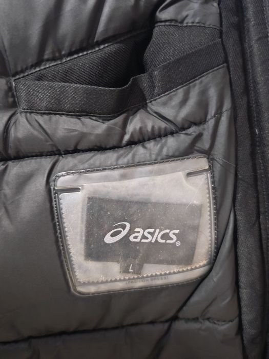 Зимняя , очень теплая куртка Asics