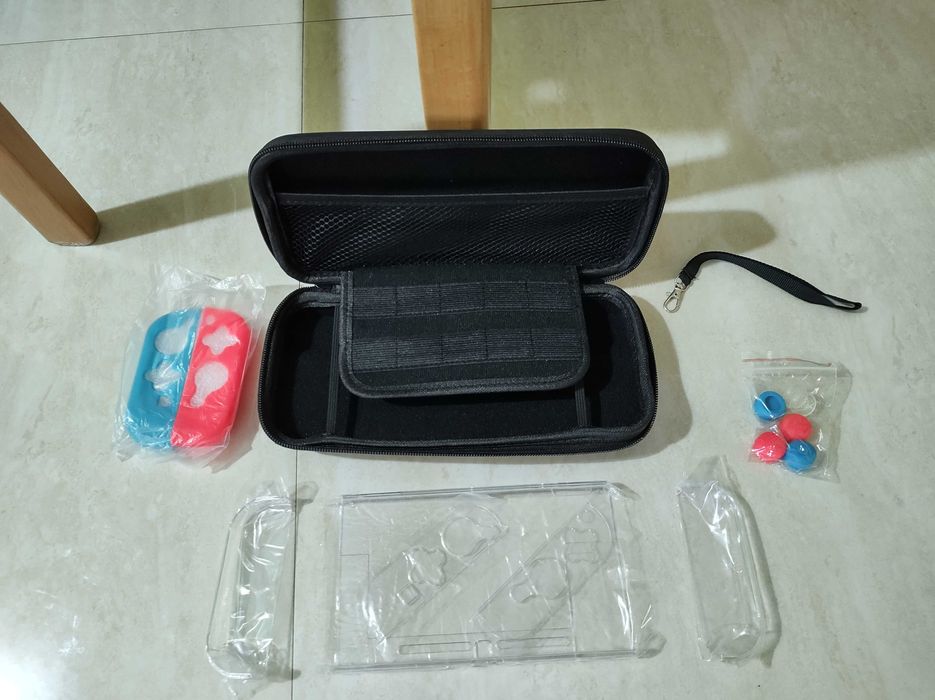 Husa Nintendo Switch LED / OLED + accesorii