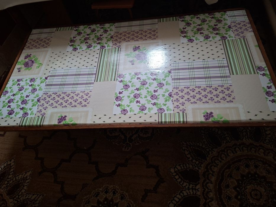 Стол низкий чайный