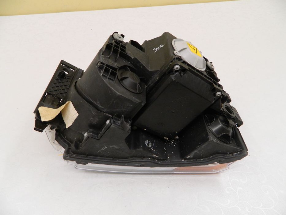 Far dreapta Land Rover Discovery 3 Xenon, 2004, 2005, 2006, 2007, 2008, 2009, cod origine 5H22-13W029-RA