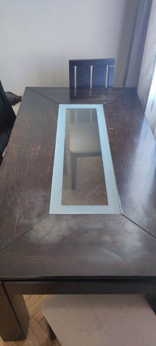 Трапезна маса за хранене