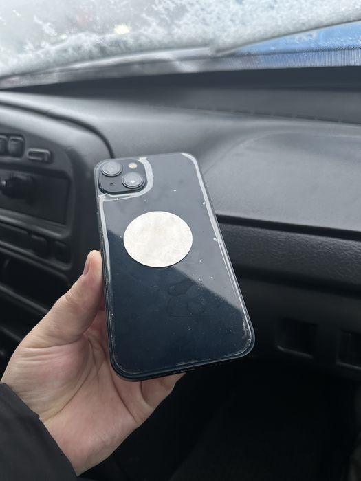 Продам iPhone 13, 128 ГБ, чёрный