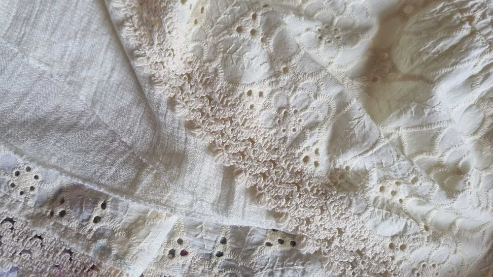 Rochie brodata, dichisita, bumbac 60% vascoza 40%, marimea M
