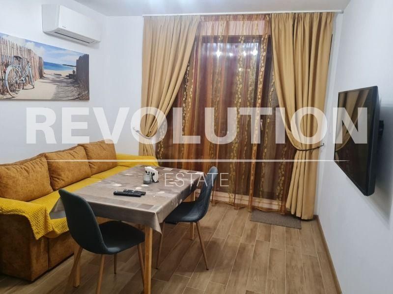 Дава се под наем Двустаен апартамент в Варна, ВИНС - 50 кв.м за 700 € - Снимка #1