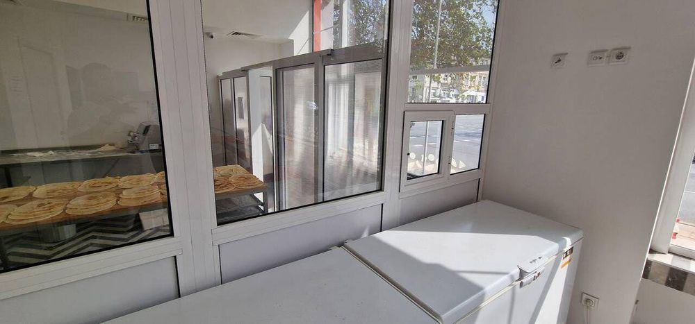 Дава се под наем Заведение в Бургас, Център - 180 кв.м за 1595.79 € - Снимка #3