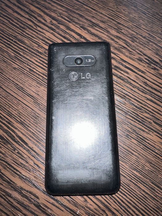Продам телнфон LG