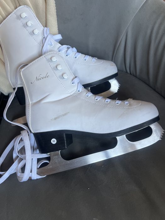 Коньки фигурные для девочки