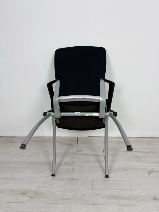 Конферетни столове за комфорт и ергономия с подвижешта облегалка”