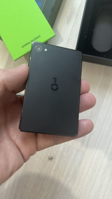 Аппаратный кошелёк OneKey Pro