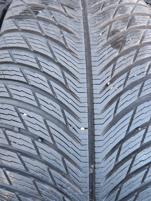 225/45/19 - Мишелин