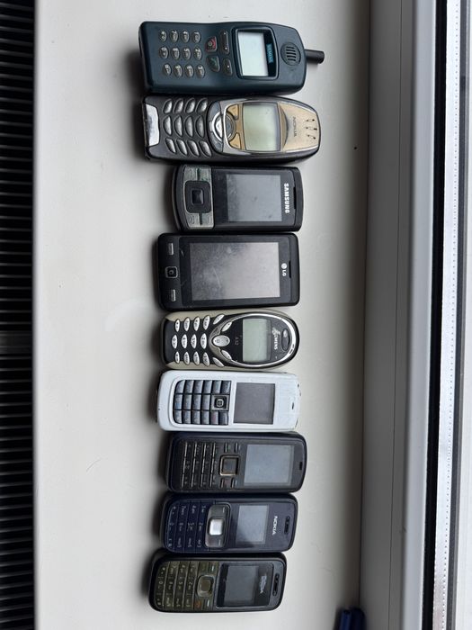 Telefoane vechi pentru colectionari