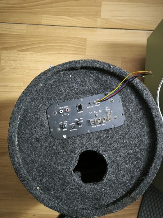 Сабвуфер продам .